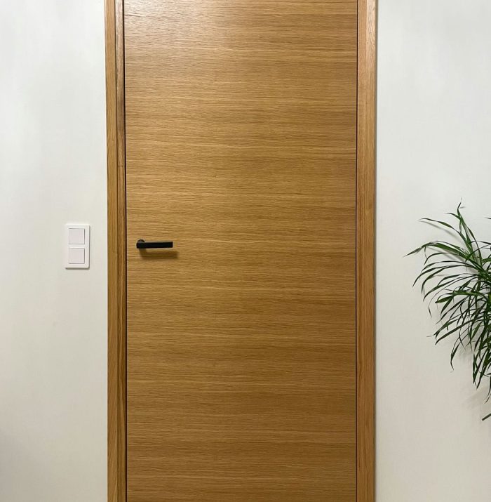 Tammipintainen sisustusovi